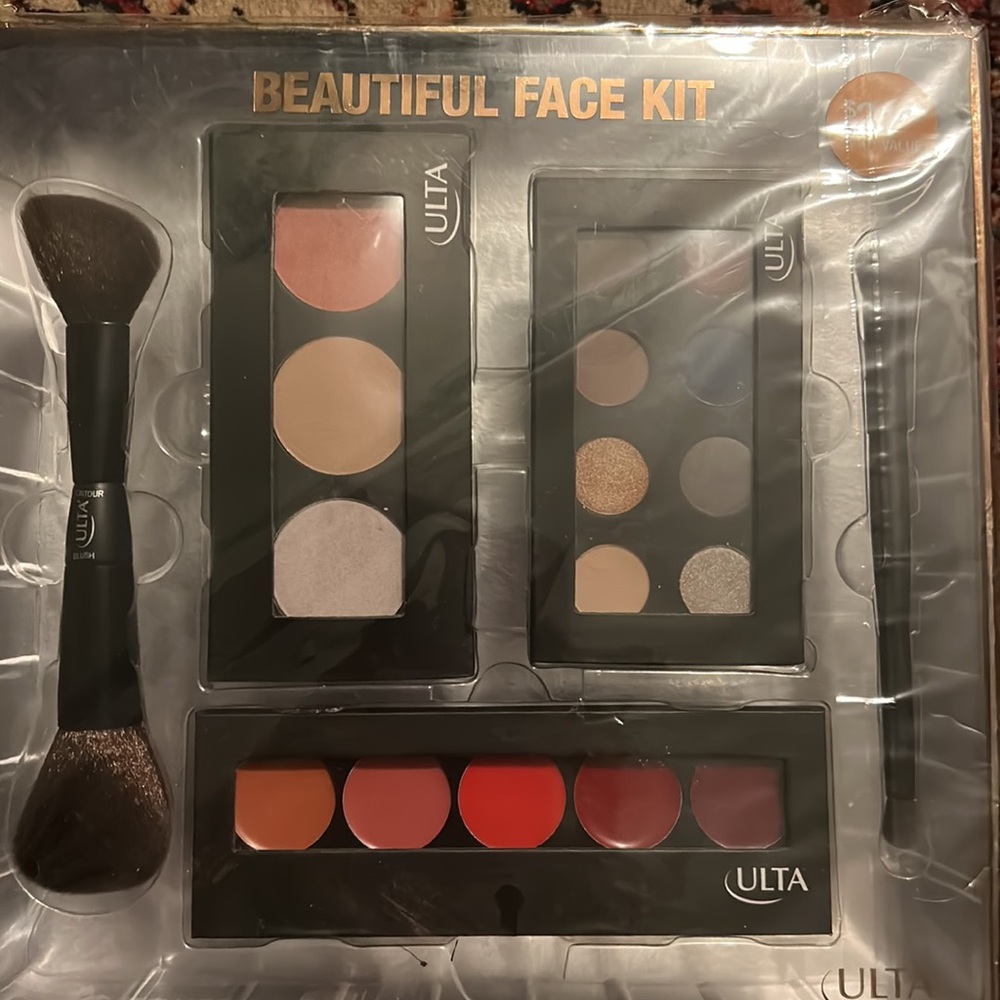 ❤️ Makeup Kit (eye shadows, lip palette, brushes) from ULTA. - Picture 3 of 4